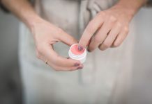 Naturalne kosmetyki hipoalergiczne — jak wybrać maseczkę, piankę do mycia, czy krem dla alergika?
