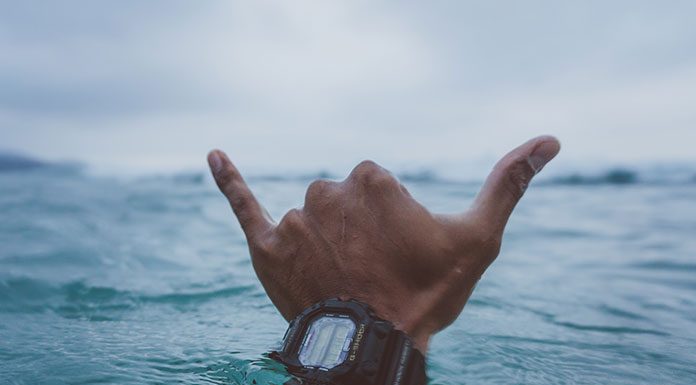 Pływając z zegarkiem – jak rozumieć klasy wodoszczelności zegarków?