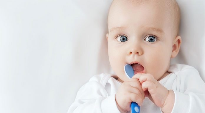 Bezpieczne gryzaki i grzechotki dla dzieci