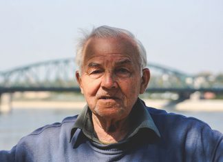 Jak zapewnić seniorowi odpowiednią opiekę?