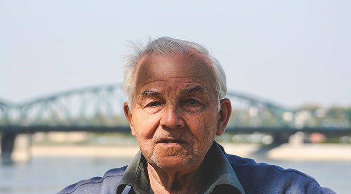 Jak zapewnić seniorowi odpowiednią opiekę? Jak zapewnić seniorowi odpowiednią opiekę?