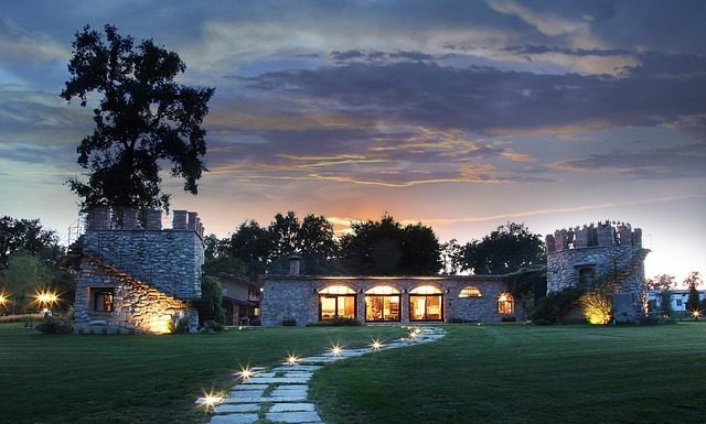 Place zabaw powinny być monitorowane Place zabaw powinny być monitorowane