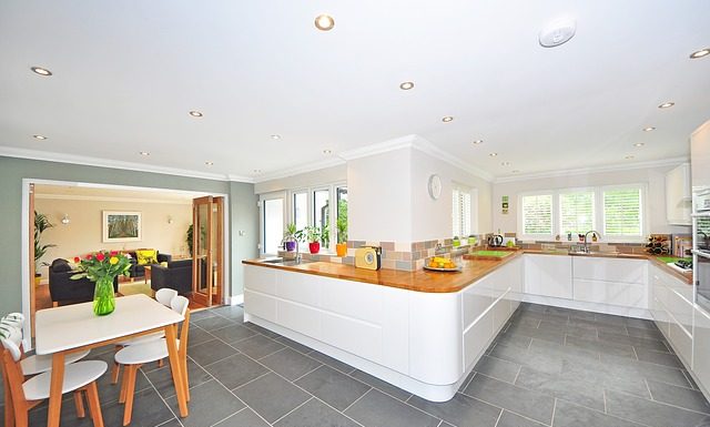 Stare, krzywe ściany? Sprawdzone sposoby na remont Stare, krzywe ściany? Sprawdzone sposoby na remont