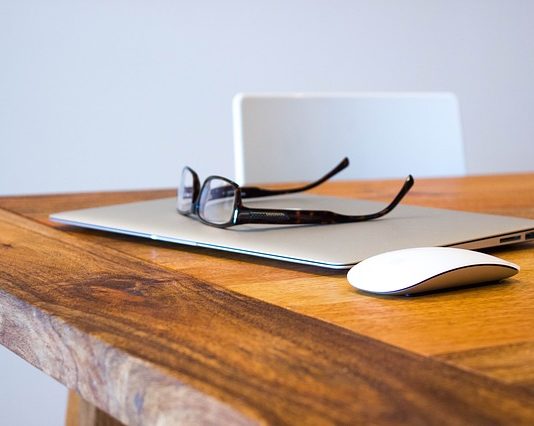 Lekkie oklepywanie a technika masażu