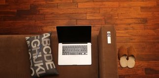 Cyfrowa szkoła i urządzenia wykorzystywane do pracy z dziećmi