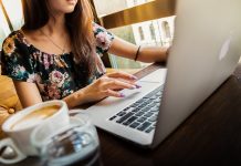 Biznes poprzez elektronikę Biznes poprzez elektronikę