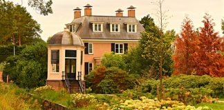 Wpływ gatunku stali na panele ogrodzeniowe