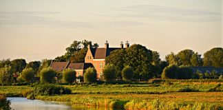 Czy warto korzystać z biura nieruchomości?