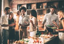 Jak zorganizować udaną domówkę? Jak zorganizować udaną domówkę?