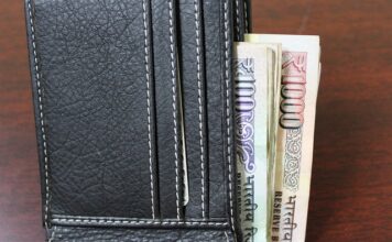 Czego nie powinno się nosić w portfelu? Czego nie powinno się nosić w portfelu?