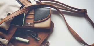 Co zrobić żeby torebka nie spadała z ramion?