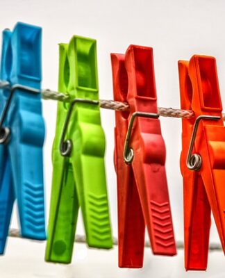 Ile ubrań powinno się mieć w szafie?