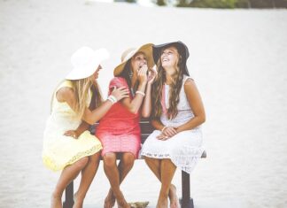 Jaki kolor sukienki pasuje do beżowych butów?