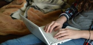 Jak używać wody różanej?