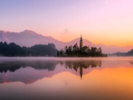 Jak para młoda wychodzi z kościoła?