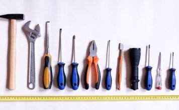 Jak naprawić dolną część suwaka?