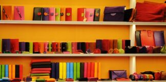 Kto wytwarza portfele i portmonetki?