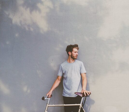 Po co nosi się podkoszulek?