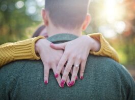 Ile daje się róż na zaręczyny?