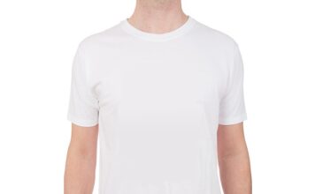 Czy powinno się nosić podkoszulek pod koszulę?