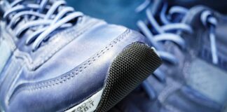 Jaki kolor butów do jasnej sukienki?