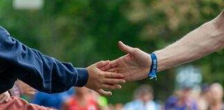 Czy świadkowie dają pieniądze na prezent?