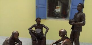 Jak się odmienia miesiące?