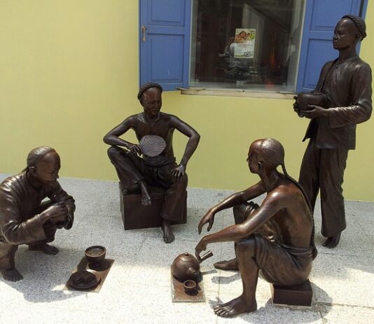 Jak się odmienia miesiące?