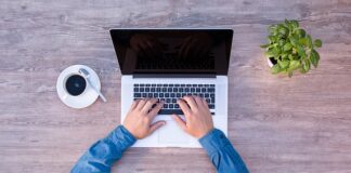 Jak się pisze w dniu jutrzejszym?