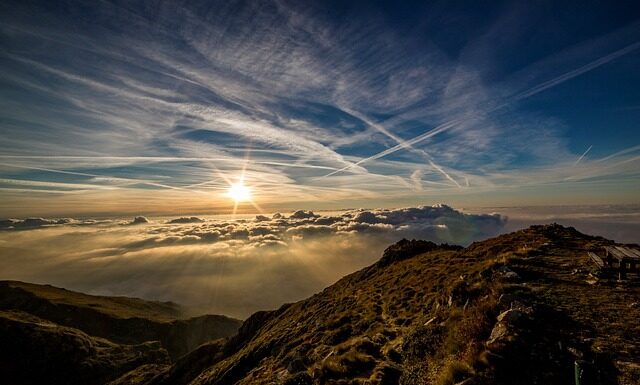 Czy po górach można chodzić w adidasach? Czy po górach można chodzić w adidasach?