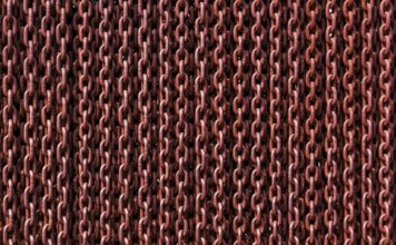 Do czego służy spinka do krawata? Do czego służy spinka do krawata?