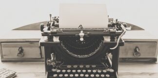 Co to znaczy słowo azaliż?